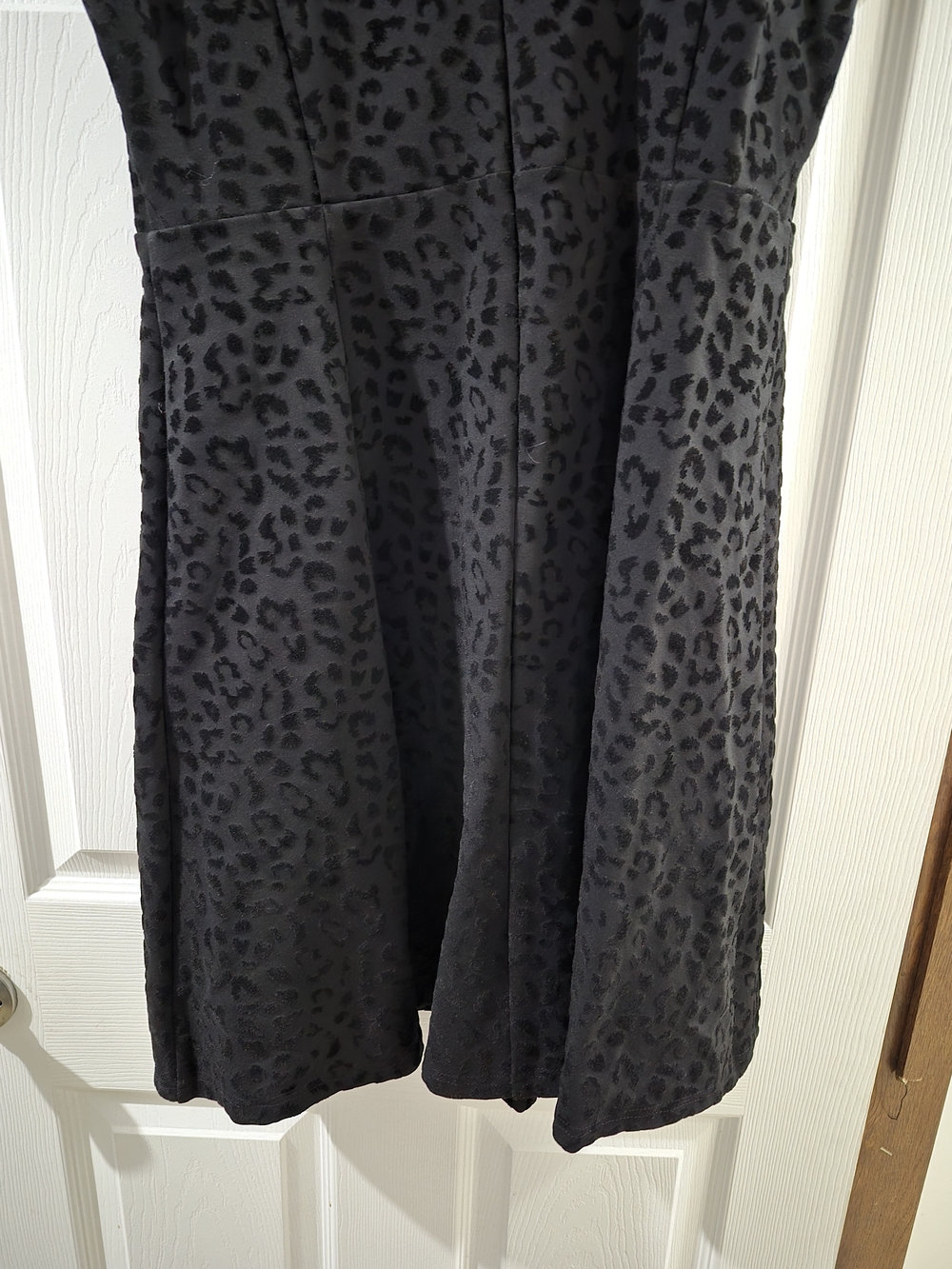 Versona Black Sleeveless Keyhole A-Line Dress - Picture 9 of 16